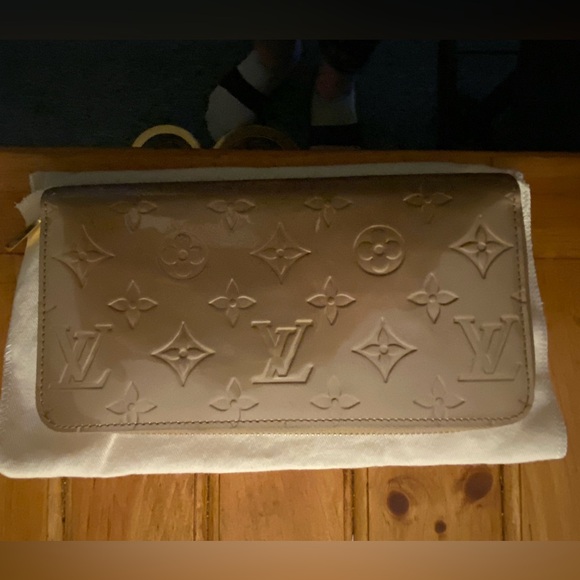 AUTHENTIC LV WALLETS - Picture 2 of 5